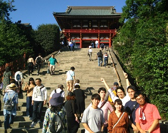 帰りに鎌倉の鶴岡八幡宮に立ち寄りました。