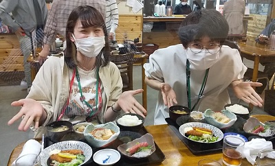 夕飯は定番の魚康で